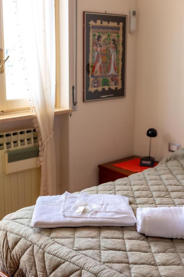 168B - La Terrazza Sul Mare, Casa A 10 Minuti Da Spiaggia, Parcheggio Privato Gratis 圣雷默 外观 照片