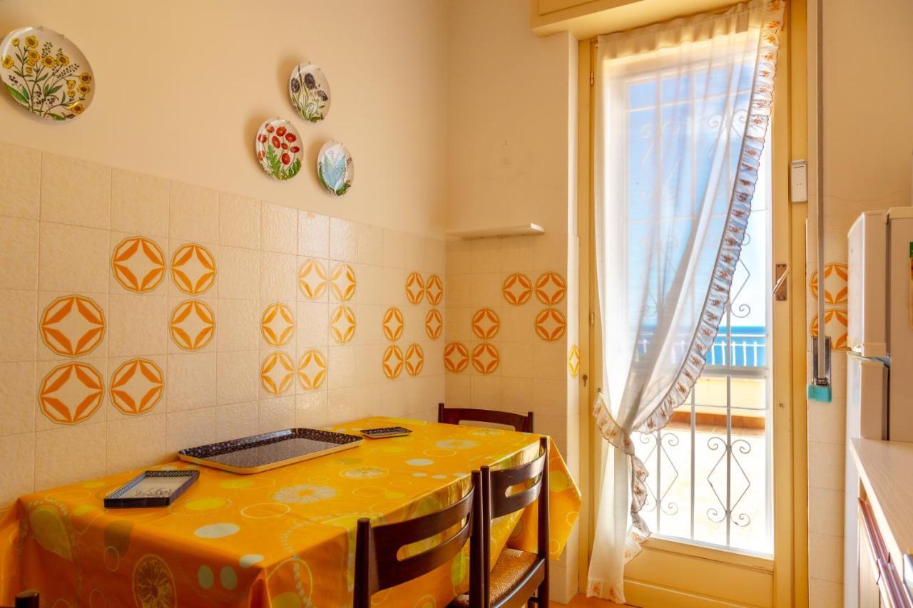 168B - La Terrazza Sul Mare, Casa A 10 Minuti Da Spiaggia, Parcheggio Privato Gratis 圣雷默 外观 照片